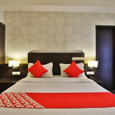 Hotel Magnum Inn Junagadh Buitenkant foto