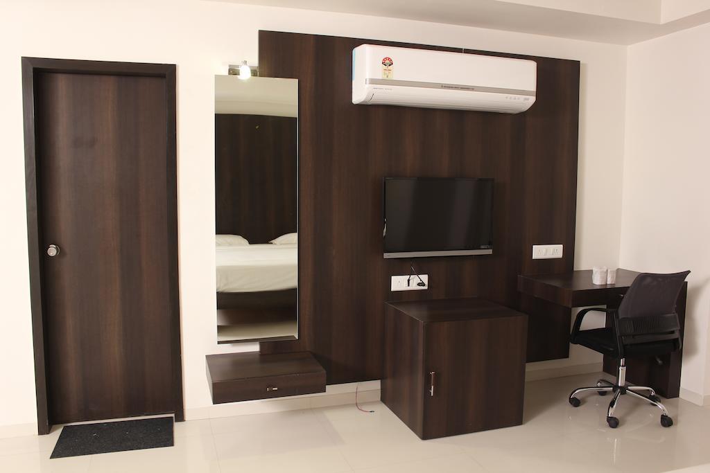 Hotel Magnum Inn Junagadh Kamer foto