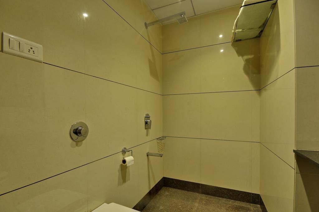 Hotel Magnum Inn Junagadh Buitenkant foto