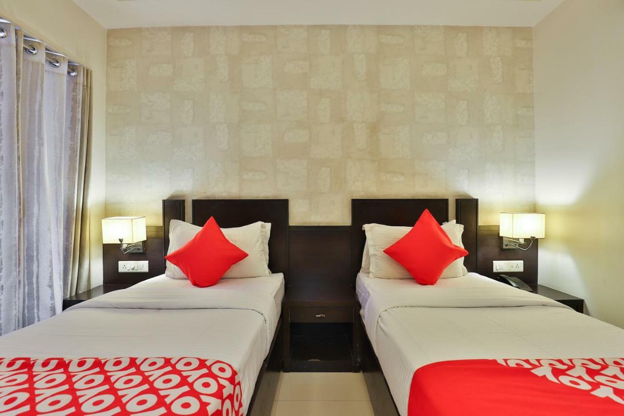 Hotel Magnum Inn Junagadh Buitenkant foto