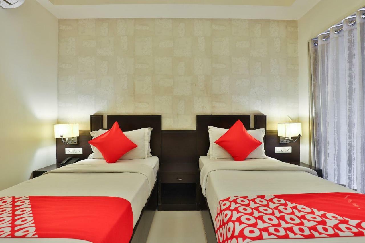 Hotel Magnum Inn Junagadh Buitenkant foto